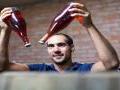 Weine werden genauestens geprüft Burkheimer Winzer am Kaiserstuhl Weine werden genauestens geprüft Burkheimer Winzer am Kaiserstuhl
